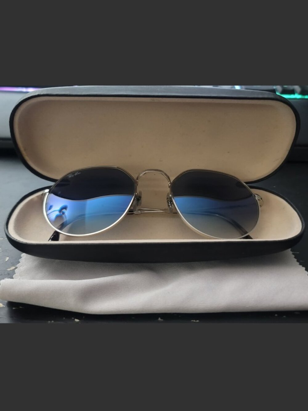 Genuine Ray-Ban Jack polished silver with blue lens (5320)